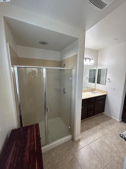 3002 Blackberry Ave, San Ramon CA: https://media.crmls.org/mediaz/4e22d334-1ac7-4e46-86d8-3e10ae70c476.jpg