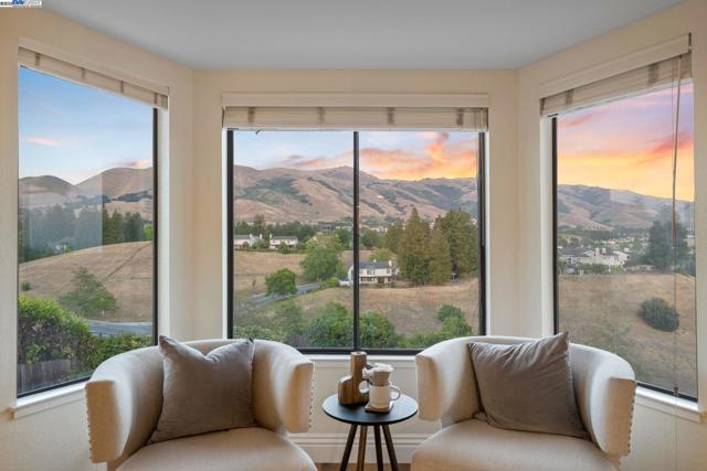 44030 Geddy Court, Fremont CA: https://media.crmls.org/mediaz/4e22f7e1-7c91-4dc9-8e9d-75eee08ca52f.jpg