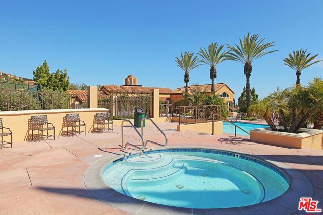 16814 Calle Bellevista, Pacific Palisades CA: https://media.crmls.org/mediaz/4e230b0c-e415-4a0f-878a-1273a52f057b.jpg