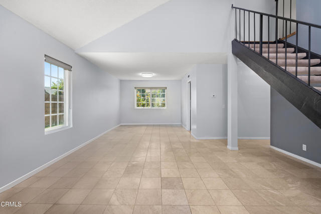 Detail Gallery Image 4 of 30 For 803 Green Valley Dr, Thousand Oaks,  CA 91320 - 4 Beds | 2/1 Baths