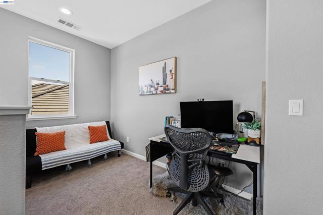 1589 Friendly St, Manteca CA: https://media.crmls.org/mediaz/4e23648d-f5de-4aaa-becf-fc8e5b052413.jpg