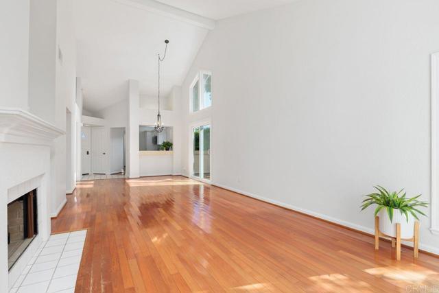 814 Okra Court, Carlsbad CA: https://media.crmls.org/mediaz/4e239567-3947-4fc1-bc5b-b9839c4d2614.jpg