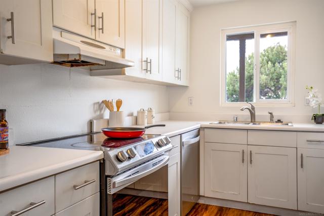820 Encinitas Blvd, Encinitas CA: https://media.crmls.org/mediaz/4e239d4c-e94f-4a3c-93a9-045b4470e9a3.jpg
