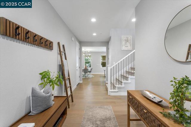 17691 Whisper Ln, Castro Valley CA: https://media.crmls.org/mediaz/4e23d543-5370-4d99-8e01-7e4440bbe5d4.jpg
