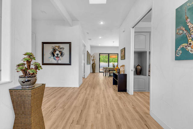29 El Roble Court, Rancho Mirage CA: https://media.crmls.org/mediaz/4e23f5dd-a6a1-4f7b-bf18-92e442ed8677.jpg