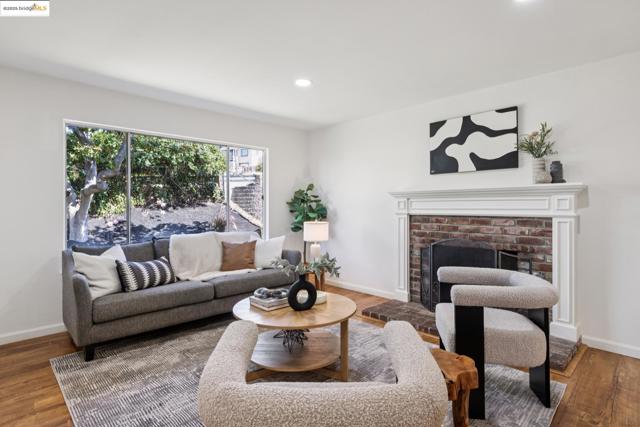 1995 149th Ave, San Leandro CA: https://media.crmls.org/mediaz/4e2443e4-904b-4555-b61d-940dfffdc22b.jpg
