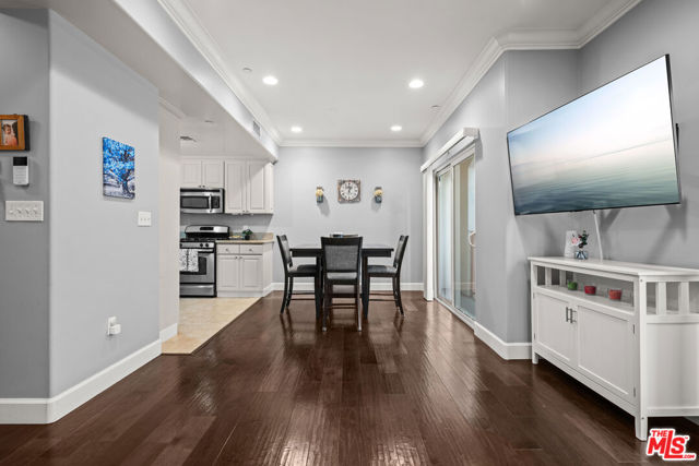 5335 Cartwright Avenue, North Hollywood CA: https://media.crmls.org/mediaz/4e24b502-378a-48c7-a53e-48766a38afe5.jpg