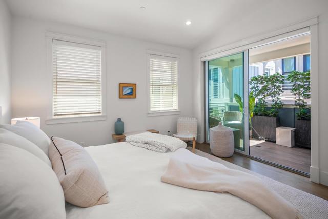 548 G Avenue, Coronado CA: https://media.crmls.org/mediaz/4e258215-7a49-49bf-91e2-773ecdfcb2b0.jpg