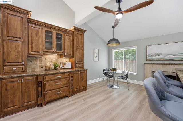 1782 Whitecliff Way, Walnut Creek CA: https://media.crmls.org/mediaz/4e259f58-f8c6-4f08-8a97-b6d4ee88574d.jpg