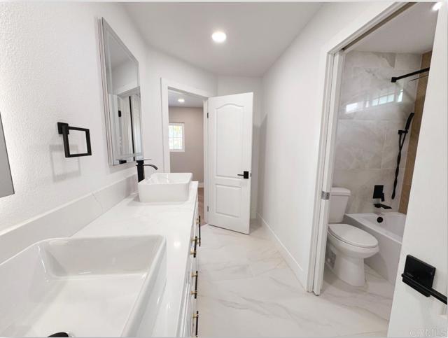 Detail Gallery Image 31 of 51 For 2030 San Remo Dr, Oceanside,  CA 92056 - 4 Beds | 3 Baths