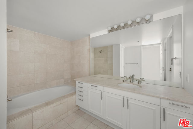 345 Pioneer Drive, 1805 photo 20