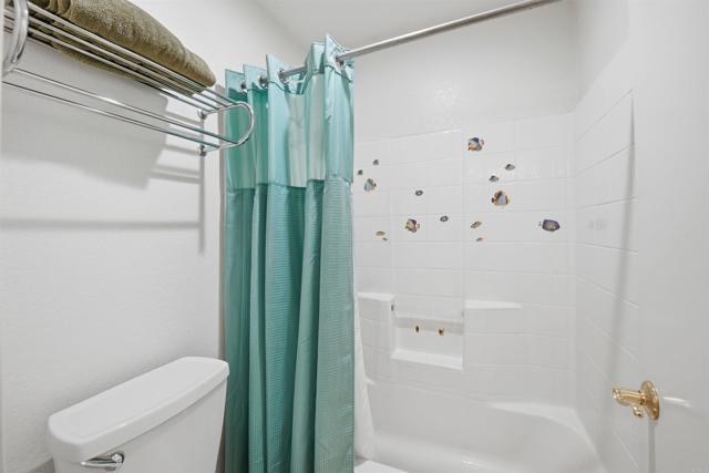 Detail Gallery Image 24 of 31 For 1247 Sunglow, Oceanside,  CA 92057 - 5 Beds | 3 Baths