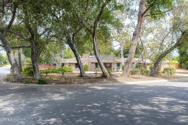 887 Vallombrosa Drive, Pasadena CA: https://media.crmls.org/mediaz/4e266961-82c2-4f79-95b6-8ab90ab66884.jpg
