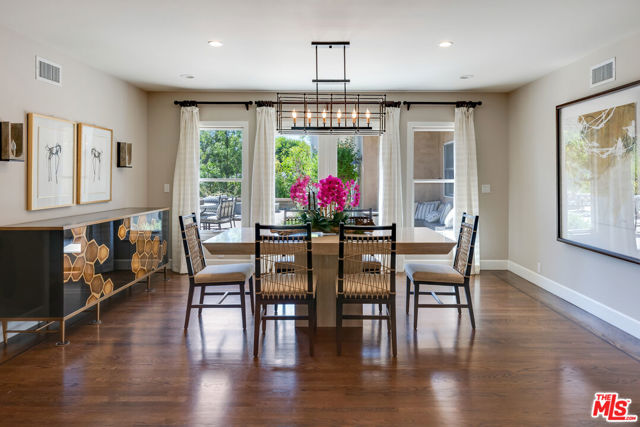 1009 Jeannette Avenue, Thousand Oaks CA: https://media.crmls.org/mediaz/4e267ea5-921e-40a0-b7a3-593bc53f8d88.jpg