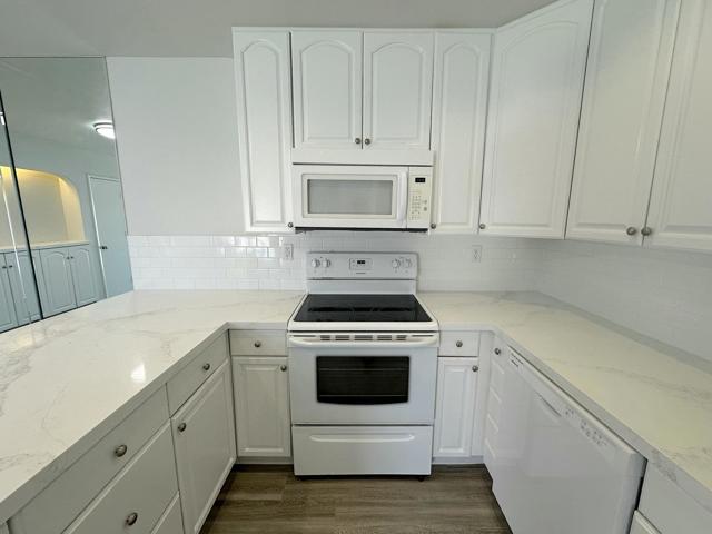 1262 Sunflower N Circle, Palm Springs CA: https://media.crmls.org/mediaz/4e268378-1972-4085-918d-427ad29a2bb7.jpg