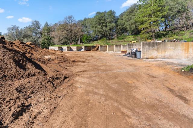 10264 Combie Road,  CA: https://media.crmls.org/mediaz/4e2686e6-ef0a-4c29-a6da-10fed2ff8945.jpg