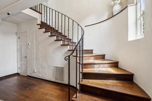 401 San Bernabe Drive, Monterey CA: https://media.crmls.org/mediaz/4e271766-7f79-4c59-be2e-4a4a057edf0e.jpg