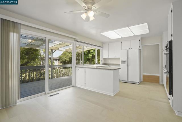 715 Graymont Circle, Concord CA: https://media.crmls.org/mediaz/4e272f1b-5fea-419d-b550-f1f9cde993ef.jpg