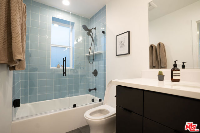 2220 Aaron Street, Los Angeles CA: https://media.crmls.org/mediaz/4e278466-cb00-4109-a768-1d31fe323bf4.jpg