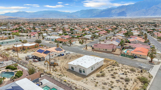 66778 Casa Grande Drive, Desert Hot Springs CA: https://media.crmls.org/mediaz/4e279515-02d2-48e8-b961-6d7477915226.jpg
