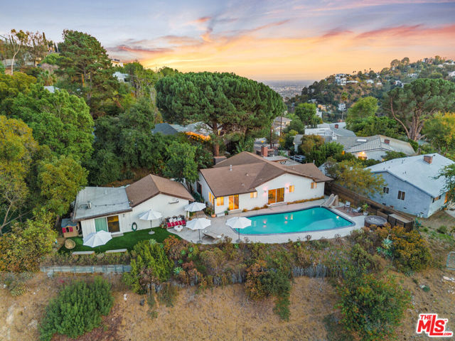 2316 Laurelmont Place, Los Angeles CA: https://media.crmls.org/mediaz/4e28260a-6bd2-4ddf-8b1b-3c8cf4e8dde1.jpg