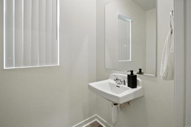 Detail Gallery Image 16 of 37 For 332 Seedling Way, Fallbrook,  CA 92028 - 3 Beds | 2/1 Baths