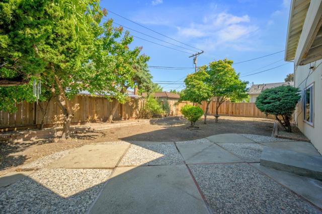 787 San Clemente Way, Mountain View CA: https://media.crmls.org/mediaz/4e285c13-0d19-4e33-a44c-3c42ed071750.jpg