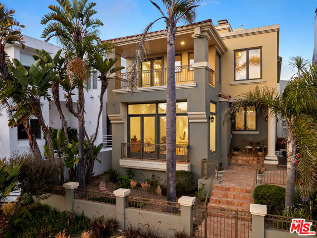 5105 Via Donte, Marina del Rey CA: https://media.crmls.org/mediaz/4e28733a-1433-4c62-87b3-7b58a4951440.jpg