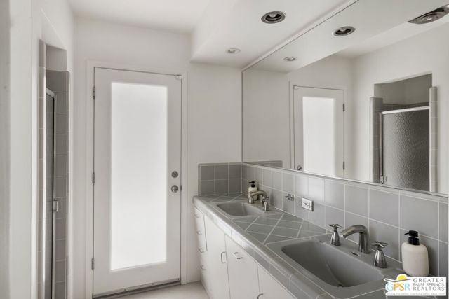780 S Palo Verde Avenue, Palm Springs CA: https://media.crmls.org/mediaz/4e28d086-8dba-4269-83d0-f1a7e23c21d0.jpg