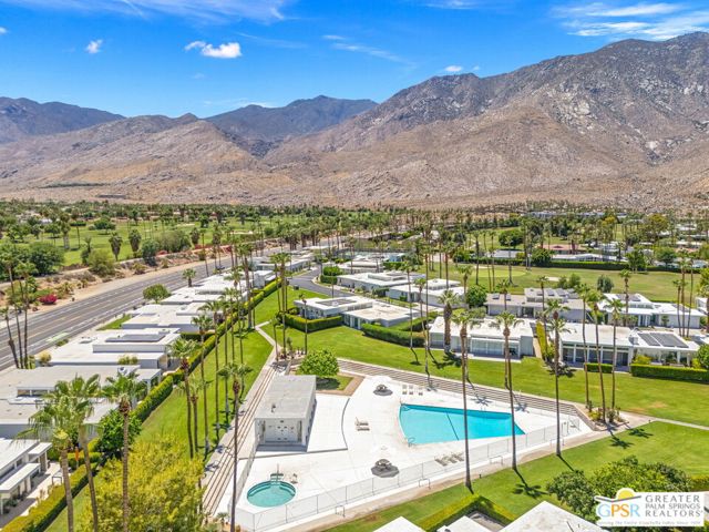 2723 S Kings Road, Palm Springs CA: https://media.crmls.org/mediaz/4e2a357a-c2b4-4cdb-a0fd-12a952f1120d.jpg