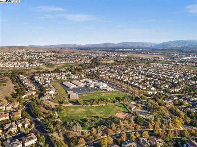 5615 Applegate Way, Dublin CA: https://media.crmls.org/mediaz/4e2a5b68-c768-43a6-b4ce-531c780506d4.jpg