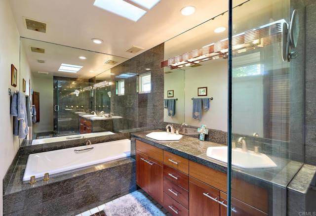 Detail Gallery Image 17 of 35 For 4135 Skyline Rd, Carlsbad,  CA 92008 - 4 Beds | 4/1 Baths