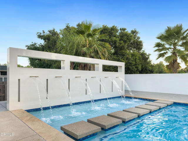 1210 S La Luna Avenue, Ojai CA: https://media.crmls.org/mediaz/4e2af356-23a8-4c10-8b36-dc148b7fd3b8.jpg