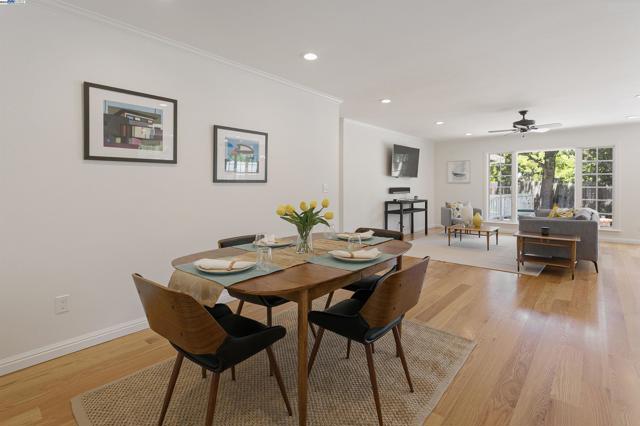 3252 Woodview Dr, Lafayette CA: https://media.crmls.org/mediaz/4e2b043c-3585-4ce7-9db8-f5050f1b9c72.jpg