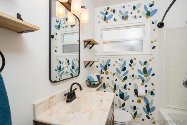 1187 Tangerine St, El Cajon CA: https://media.crmls.org/mediaz/4e2b228d-e5b8-4504-b40f-b5c7909c64f0.jpg
