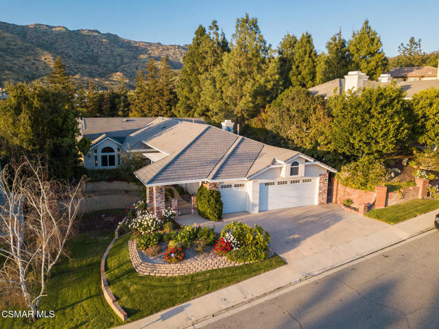 4953 Kilburn Court, Oak Park CA: https://media.crmls.org/mediaz/4e2b8434-fb82-4e65-9646-650243c14a6e.jpg