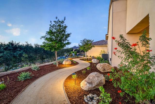 3066 Via Montevina, Fallbrook CA: https://media.crmls.org/mediaz/4e2bbc3c-992c-403c-b3c6-451d8f054334.jpg
