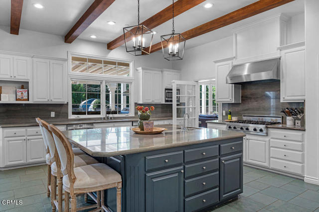 Detail Gallery Image 6 of 48 For 2017 Freeborn Way, Camarillo,  CA 93012 - 6 Beds | 6/1 Baths