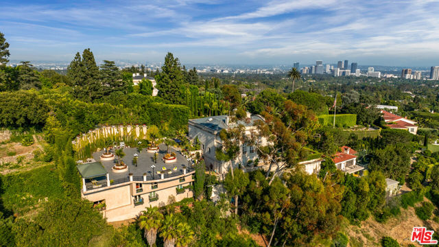 761 Bel Air Road, Los Angeles CA: https://media.crmls.org/mediaz/4e2daf47-45e9-4340-9c86-b733ebd979b8.jpg