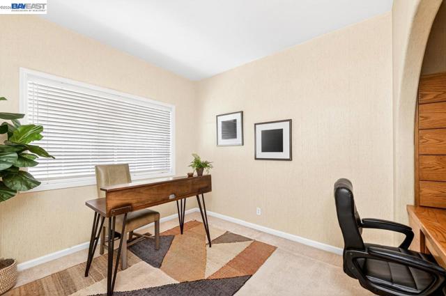 Image 24 of 46 For 579 Amberwood Way