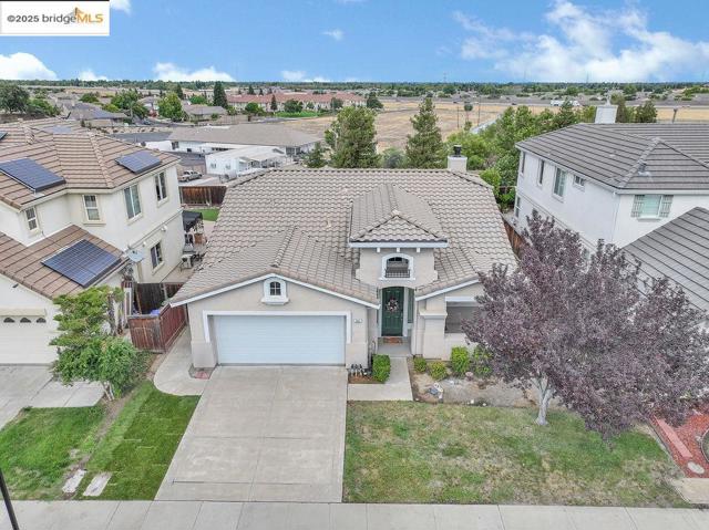562 Douglas Drive, Brentwood CA: https://media.crmls.org/mediaz/4e2e0504-7c43-47f8-ad6b-b5dc6bceab78.jpg