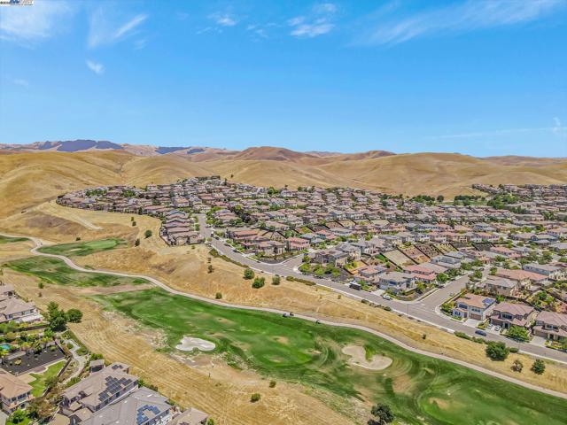 2734 E Sugar Hill Ter, Dublin CA: https://media.crmls.org/mediaz/4e2ec54a-b557-4e18-90e4-4454240f81fd.jpg