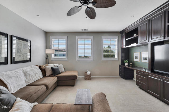 20752 Veneto Way, Porter Ranch CA: https://media.crmls.org/mediaz/4e2f247d-aead-4a35-9884-7b4186d1e740.jpg