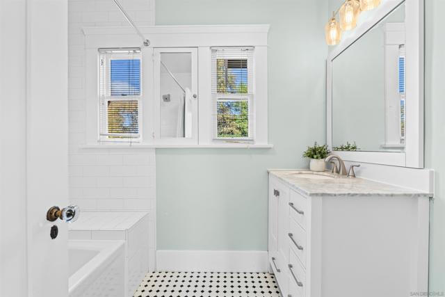 4194 Stephens, San Diego CA: https://media.crmls.org/mediaz/4e2f24b0-925a-4e04-99b1-30335c9bbf06.jpg