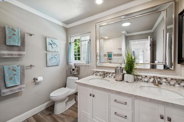 4839 Merganser Ct, Pleasanton CA: https://media.crmls.org/mediaz/4e2f33c4-2533-49a6-8382-338f31743b6f.jpg