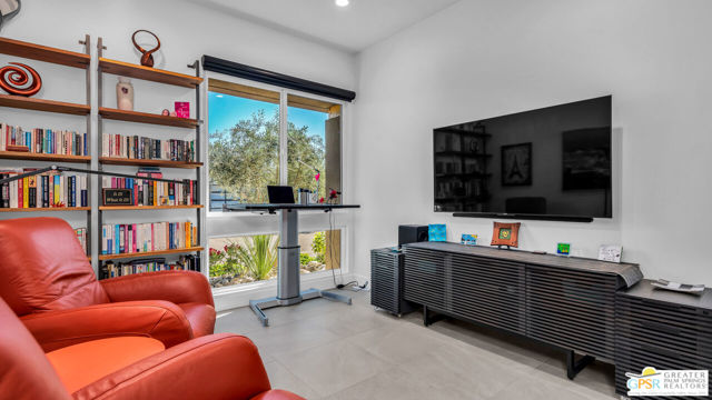 4321 Lumina Way, Palm Springs CA: https://media.crmls.org/mediaz/4e30c66f-ae40-431e-9be7-a5f47a3d55d3.jpg