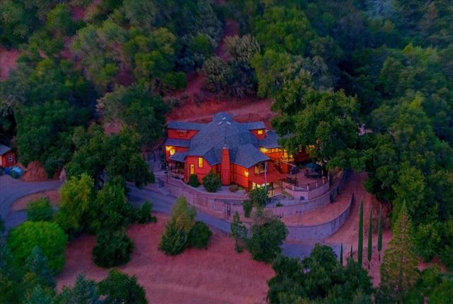 5224 Twin Falls Road, Morgan Hill CA: https://media.crmls.org/mediaz/4e312a6c-c83c-4f6f-95af-e0ef61e3ed82.jpg