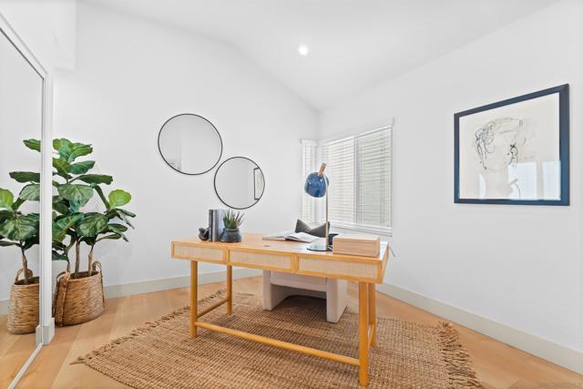 1617 Blossom Field Way, Encinitas CA: https://media.crmls.org/mediaz/4e31c6eb-0d37-4e73-ae3c-ad98c6d9b2ac.jpg