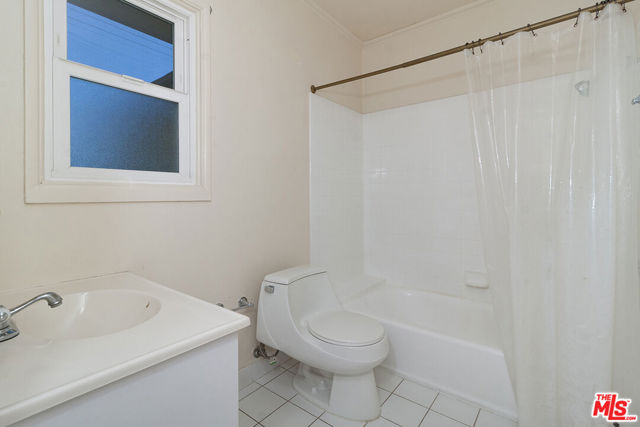 5303 Cahuenga Boulevard, C photo 6