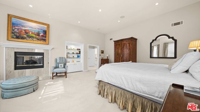 219 Baybrook Court, Lake Sherwood CA: https://media.crmls.org/mediaz/4e321f5c-da9a-4ed5-b774-d37d70bd0f74.jpg